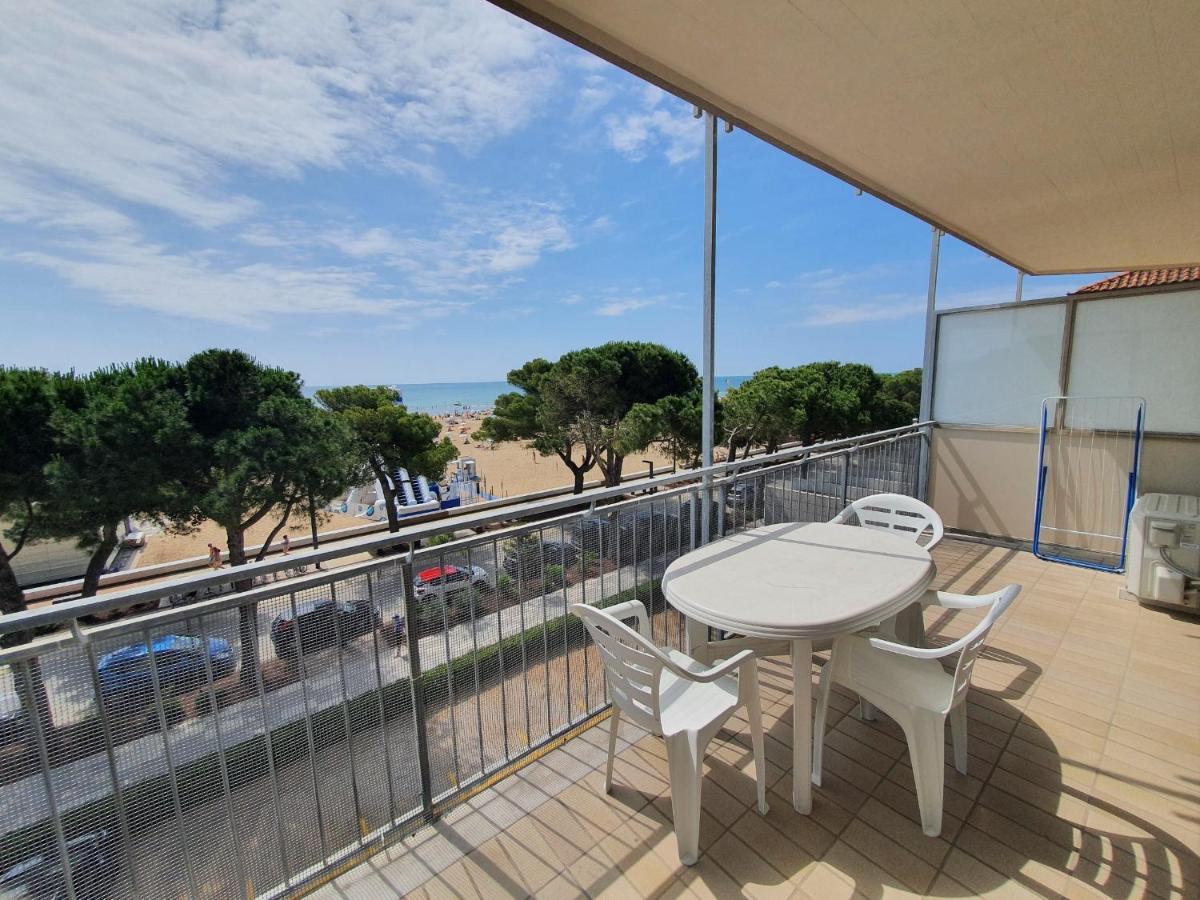 Residence La Zattera Lignano Sabbiadoro Exterior photo